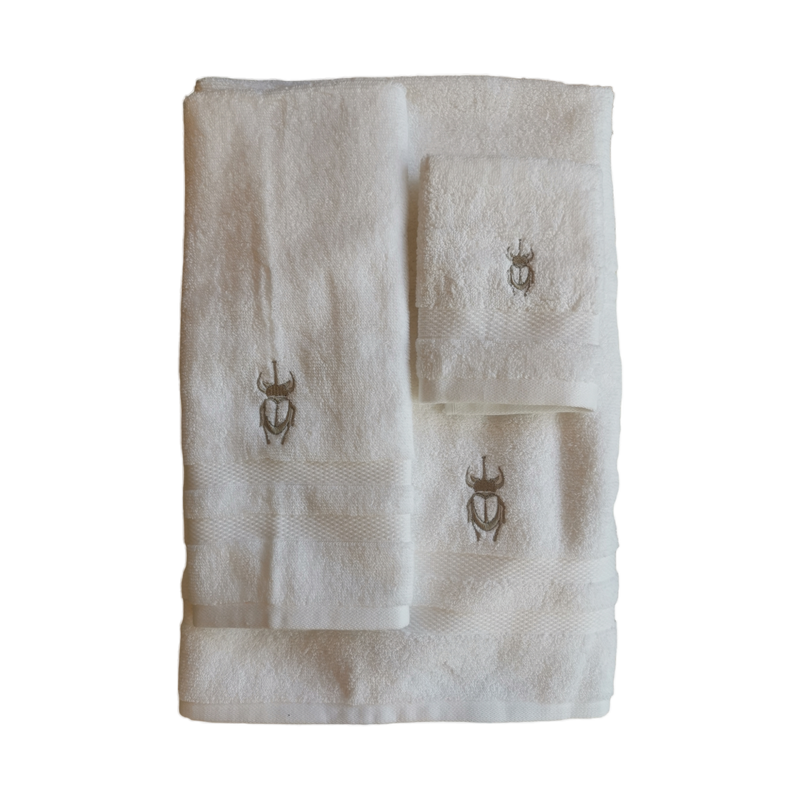 3 Makesh beige towels